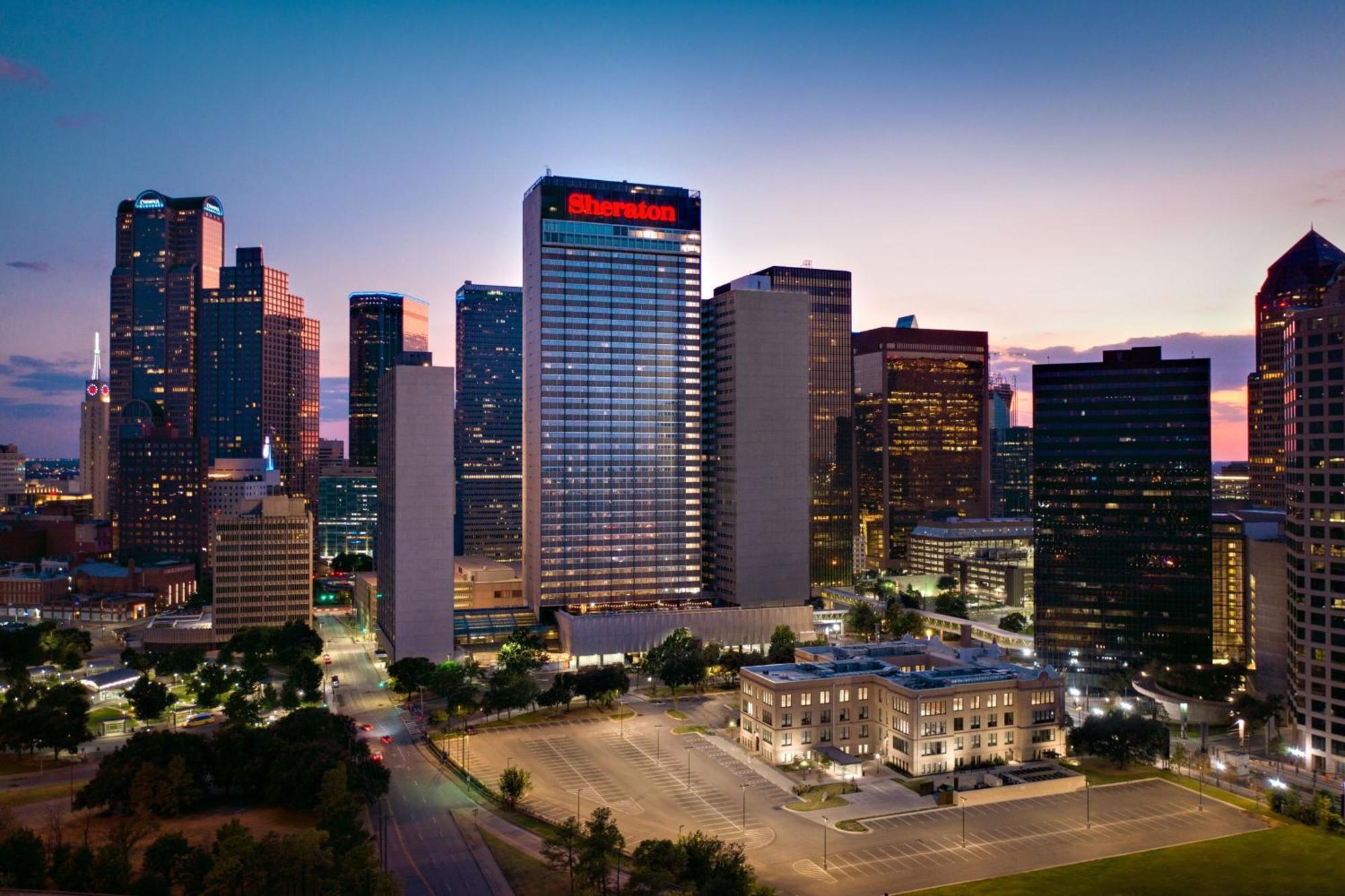 Sheraton Dallas Hotel Bagian luar foto